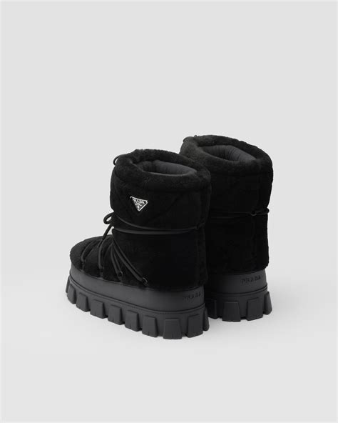 Black Shearling Après Ski Booties .